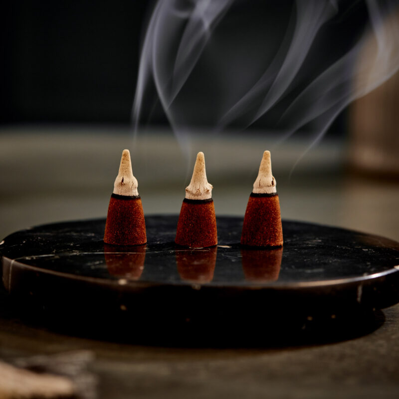 incense, incense cone, bakhoor, bukhoor, بخور, bakhoor burner, incense burner, oud, العمودي للعود, incense sticks, how to burn bakhoor, best bakhoor, bakhoor charcoal, oudamoudi